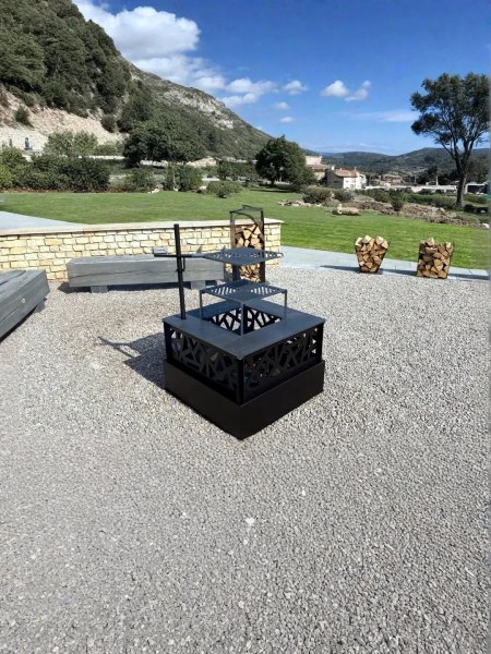 Foyer d'extérieur Cassiopée: Brasero Rond et Polyvalent